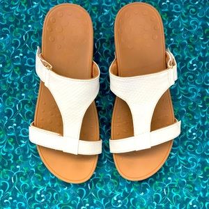 Vionic Sandals 10 Medium